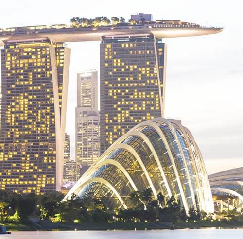 Why people are moving to Singapore Why people are moving to Singapore
